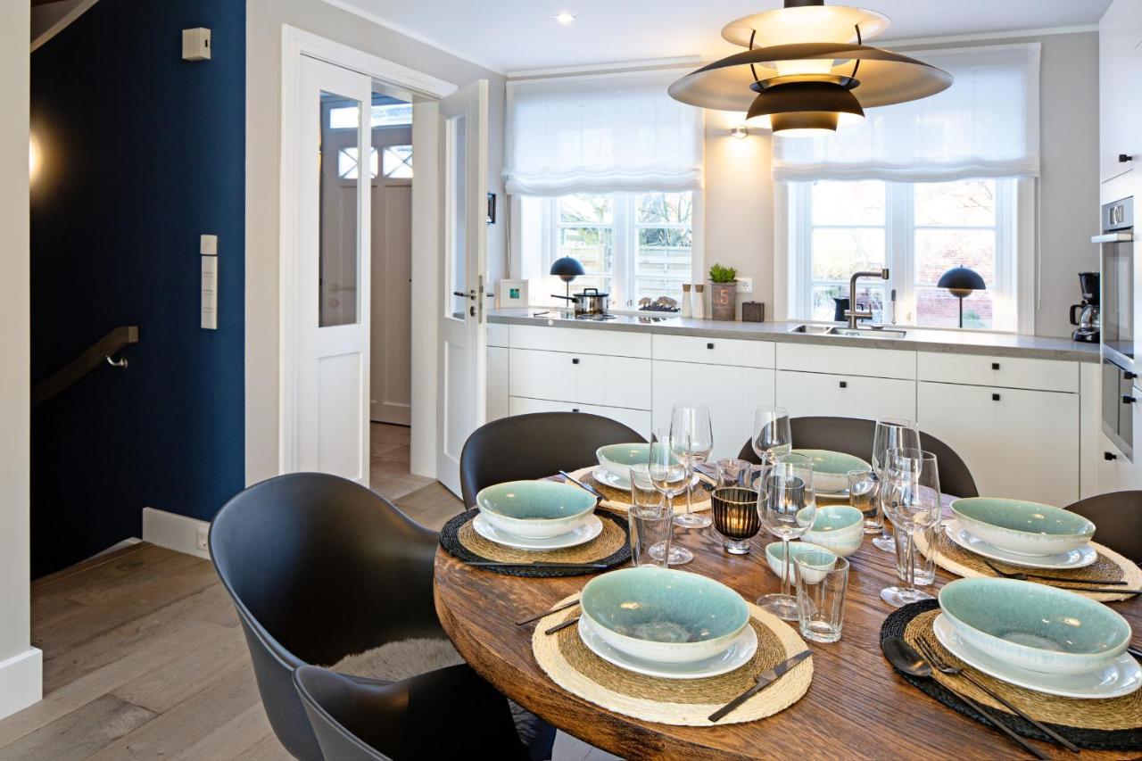 Haus No 7 *